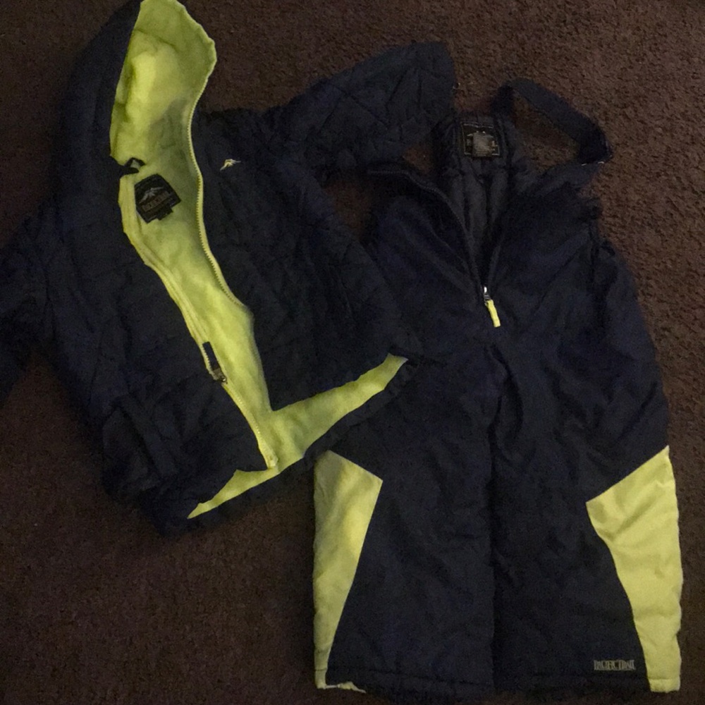 Navy and green 4T snow suit!